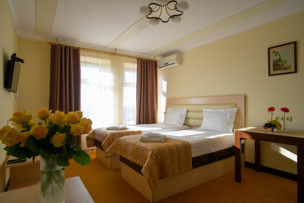 Aparthotel On Klinichna St. Kijev Kültér fotó