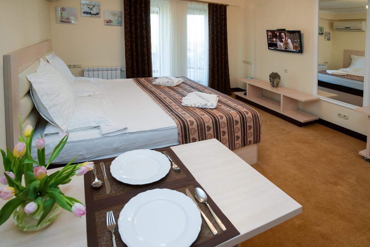 Aparthotel On Klinichna St. Kijev Kültér fotó