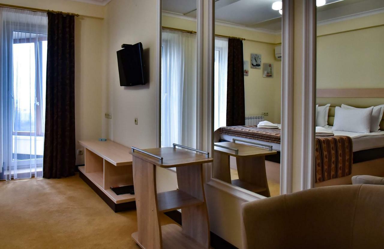 Aparthotel On Klinichna St. Kijev Kültér fotó